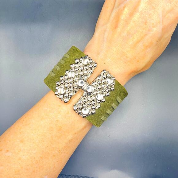 SERGIO GUTIERREZ SG Liquid Metal Suede Leather Chrome Cuff Bracelet 7 1/2" NWOT - Picture 1 of 10